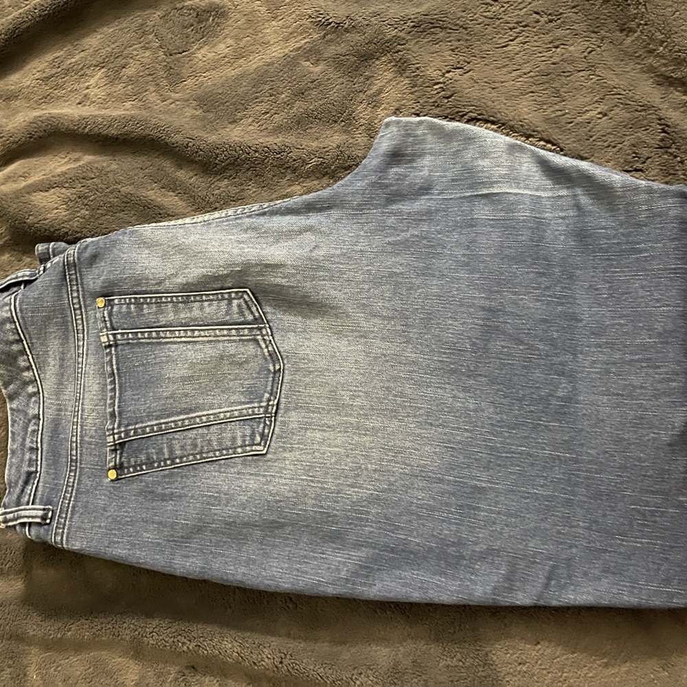 Washed out semi flare jeans!